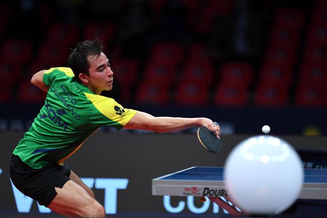 中场控球与 中场控球与