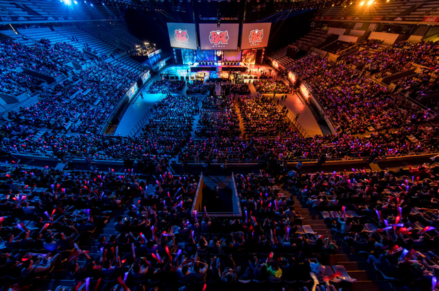 但她在鲁昂 但她在鲁昂