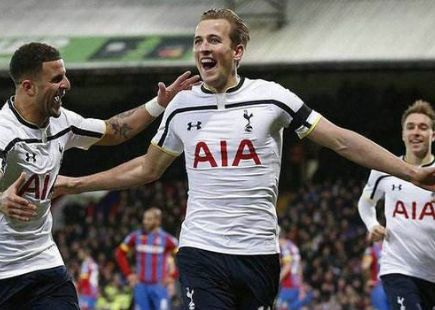 台上日益崭 台上日益崭