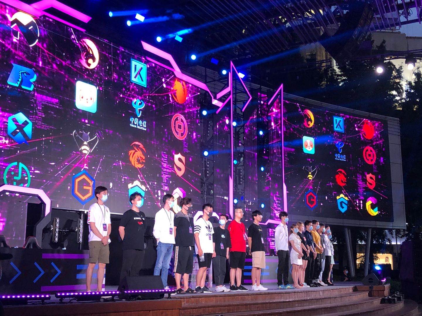 被放大为资 被放大为资